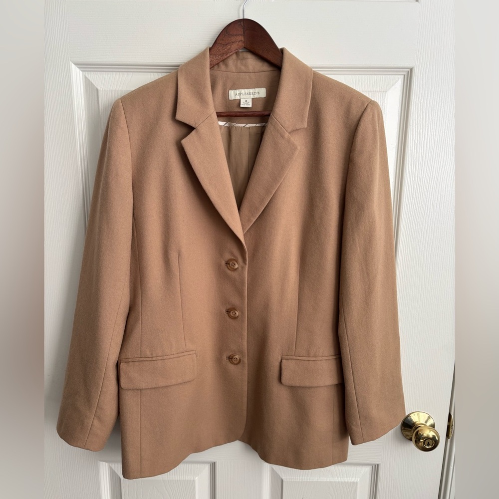 NWOT WOOL THREE BUTTON CAMEL LONG SLEEVE APPLESEEDS LINED BLAZER SZ 14 - Picture 4 of 13
